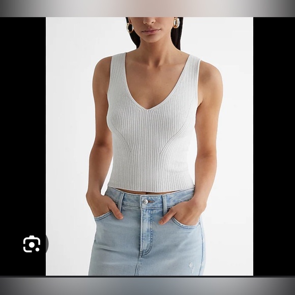 Express Tops - Express White Ribbed V-Neck Tank Top, size medium